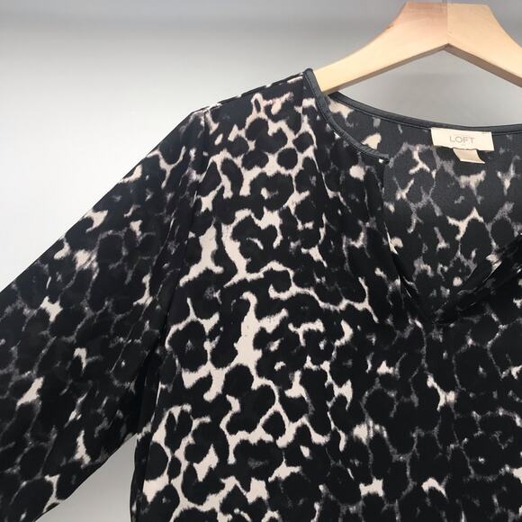 Loft Leopard Print Top Womens Medium V Neck Faux Leather Trim Long Sleeve - Picture 3 of 11